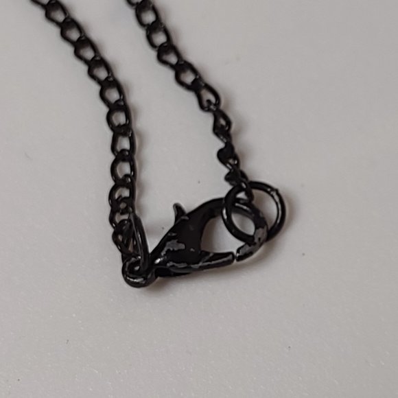 Very Awesome Black Bird Skull Pendant Necklace 20 Inches Long - Picture 7 of 12